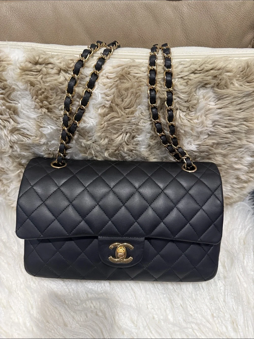 CHANEL Black Quilted Shoulder Bag with Gold Chain